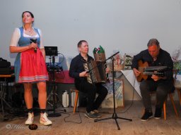 Künstler helfen Kinder - Mit Musik zur Menschlichkeit